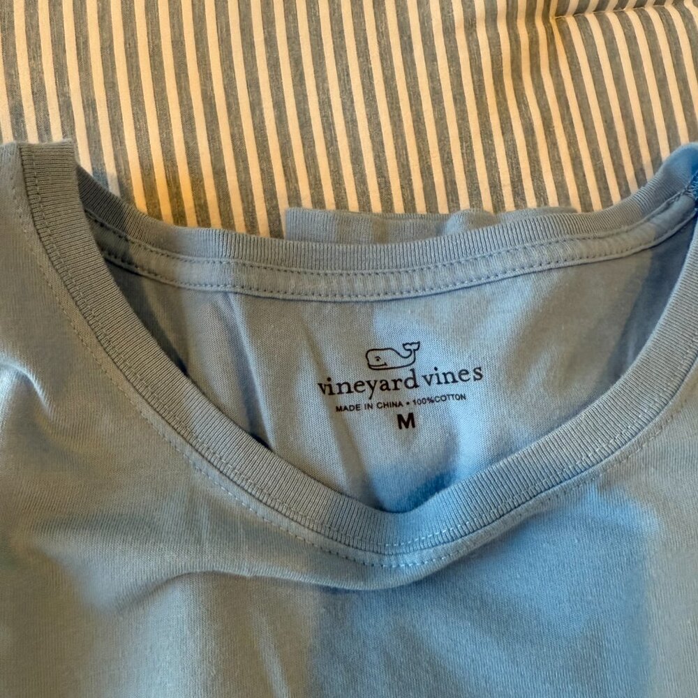 WOMENS LONG SLEEVE VINEYARD VINES FOOTBALL SHIRT, MEDIUM - Picture 3 of 3